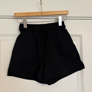 lululemon cinchable waist shorts